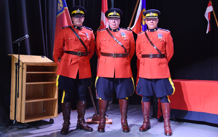 Photo of Staff Sergeant Major Kent MacNeill, Chief Superintendent Brian Edmonds and Superintendent Rob Pikola.